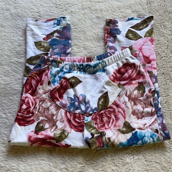 Posh Peanut | Hydrangea Rose Print Joggers | 6T - Picture 11 of 13